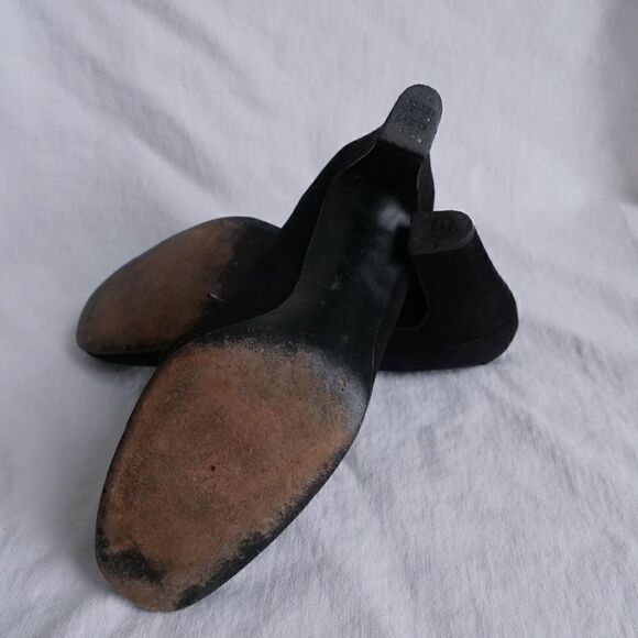 1950s Charles Jourdan Jaffees Mijjiis black suede studded pumps - Picture 4 of 8